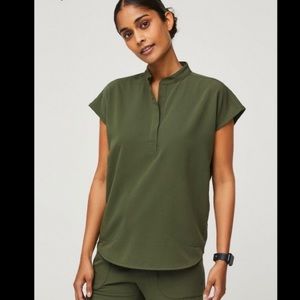 Figs Rafaela scrub top dark olive size medium